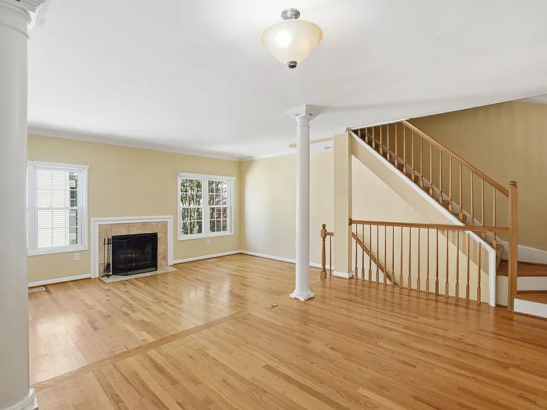 2391 Hunters Square Ct — Photo 3