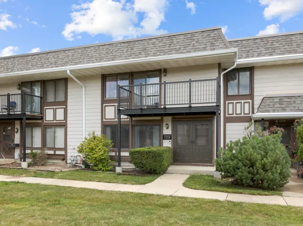 1328 Court O, Hanover Park, IL 60133