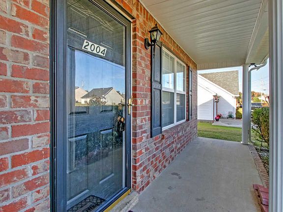 2nd image of 2004 Pearson Ln