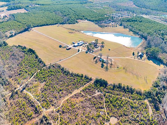 3rd image of 318 McFarlan Rd
