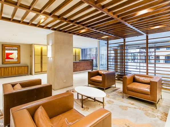 150 East 61st Street image 11 of 14