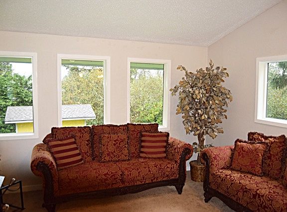 4th image of 527 Leitha Ct SE
