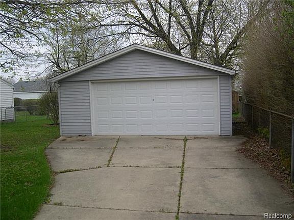 4th image of 186 Deering St
