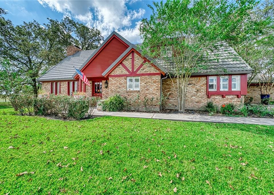1st image of 7870 Youngs Hill Ln