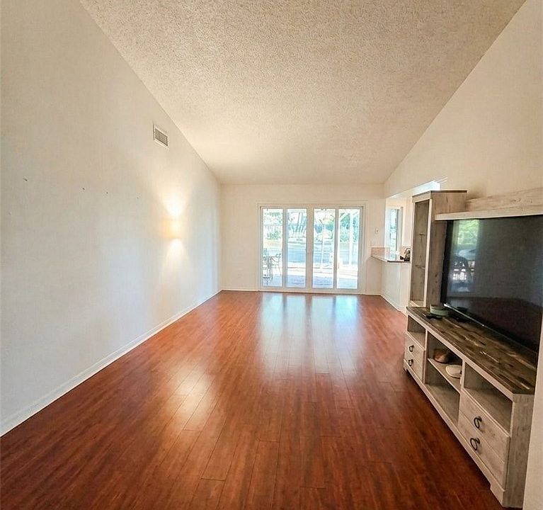 2nd image of 19200 Tuttle Creek Pl