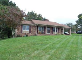 207 Prospect Ave, Galax, VA 24333