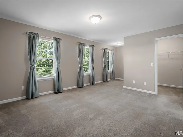 324 Savannah Ter — Photo 15