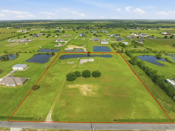 118 Belle Savane Rd, Lake Charles, LA 70607