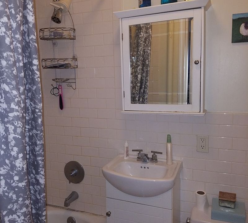 2nd image of 237 E 88th St APT 504