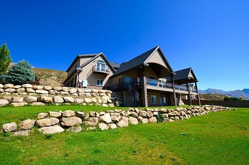2nd image of 124 S Denali Dr