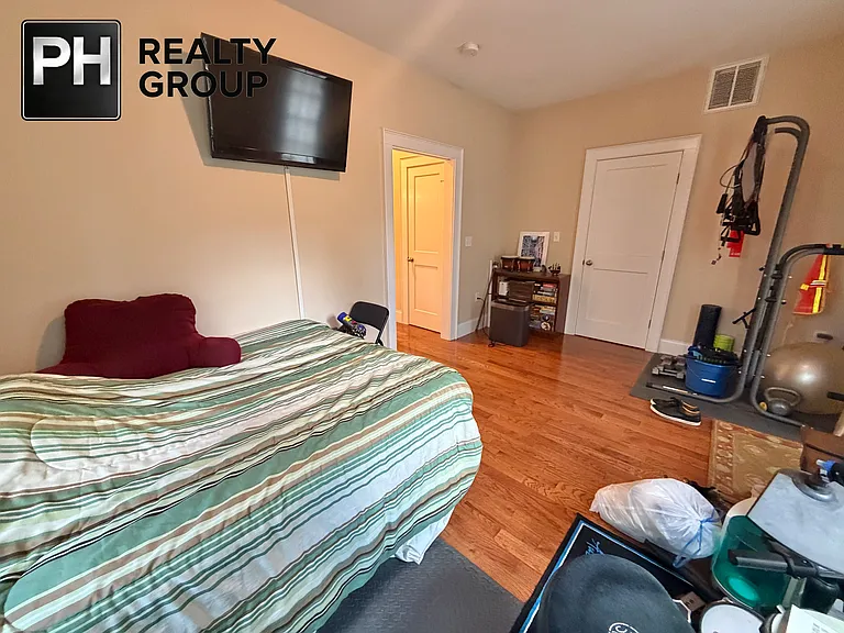 39 Highland Ave #R — Photo 11