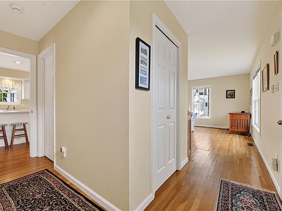 4th image of 8 Upland Rd