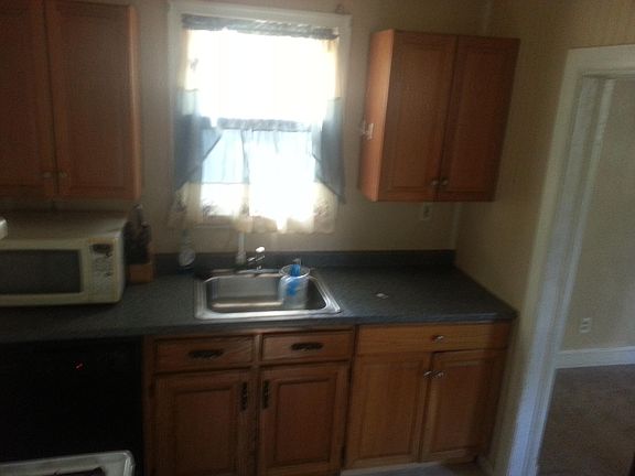 2nd image of 104 New Jersey Ave NW #A