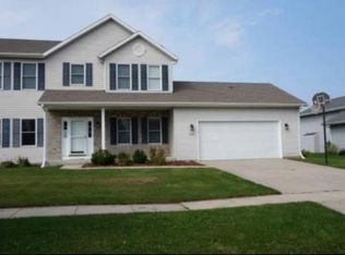 210 Prairie Dr, Walworth, WI