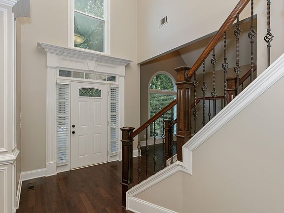3rd image of 995 Tannery Ct