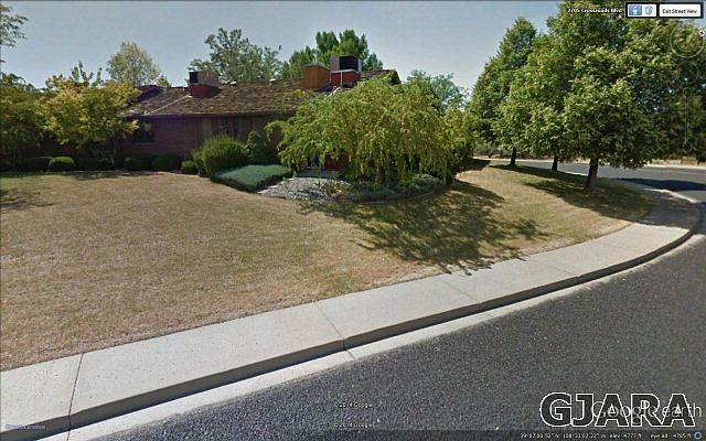 2nd image of 2703 Crossroads Blvd APT A