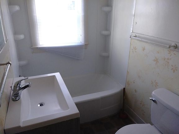 4th image of 3416 W Main St