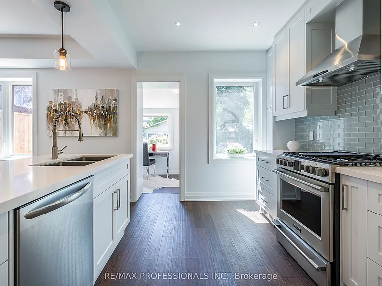 546 Beresford Ave — Photo 8