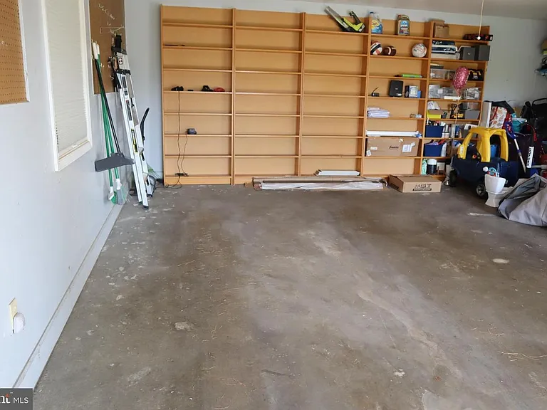 15826 Anamosa Dr — Photo 28