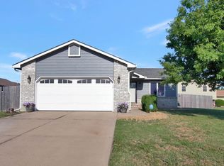 2303 N Ridgewood Dr, Wichita, KS 67220