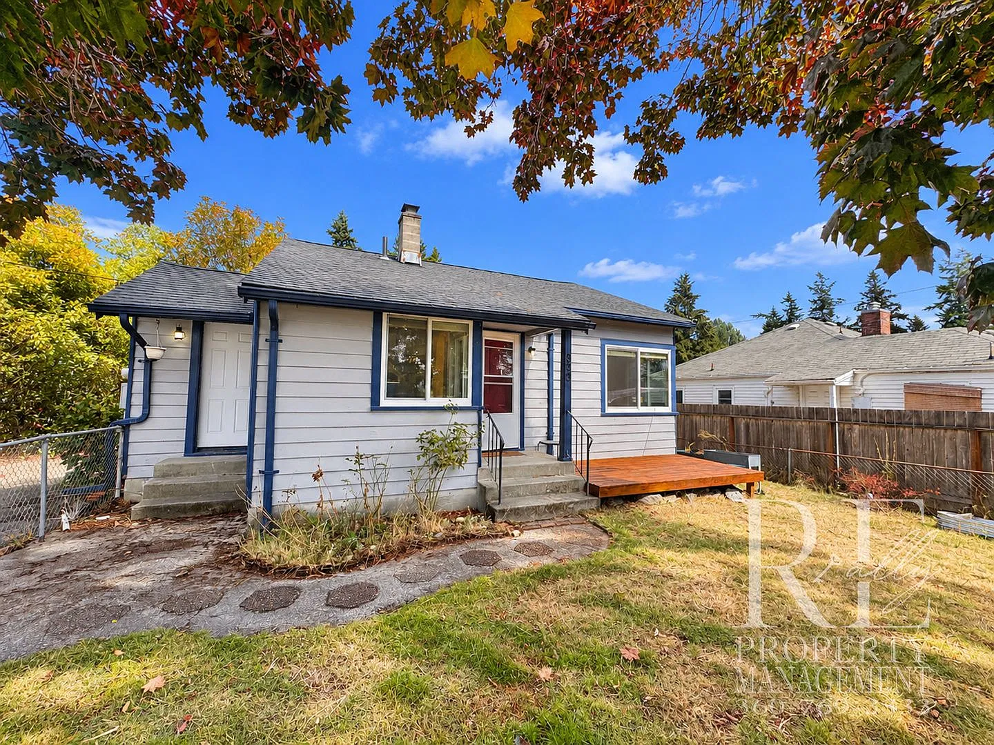 Charming Single-Story Home with Modern Updates, Detached Garage & Garden Bed — Photo 3
