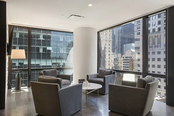 Rented by Bond New York | media 66