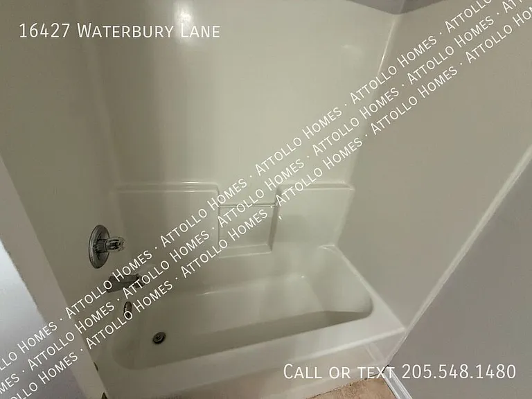 16427 Waterbury Ln — Photo 11