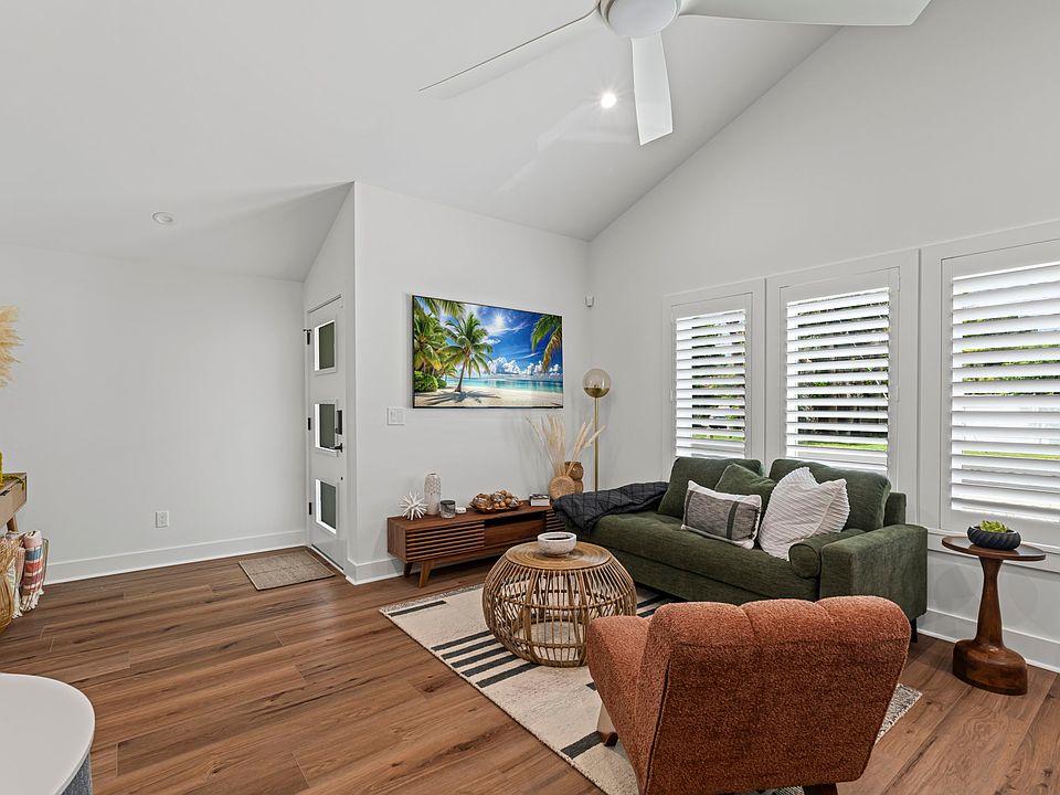 1st image of 436 9th Ave N #436