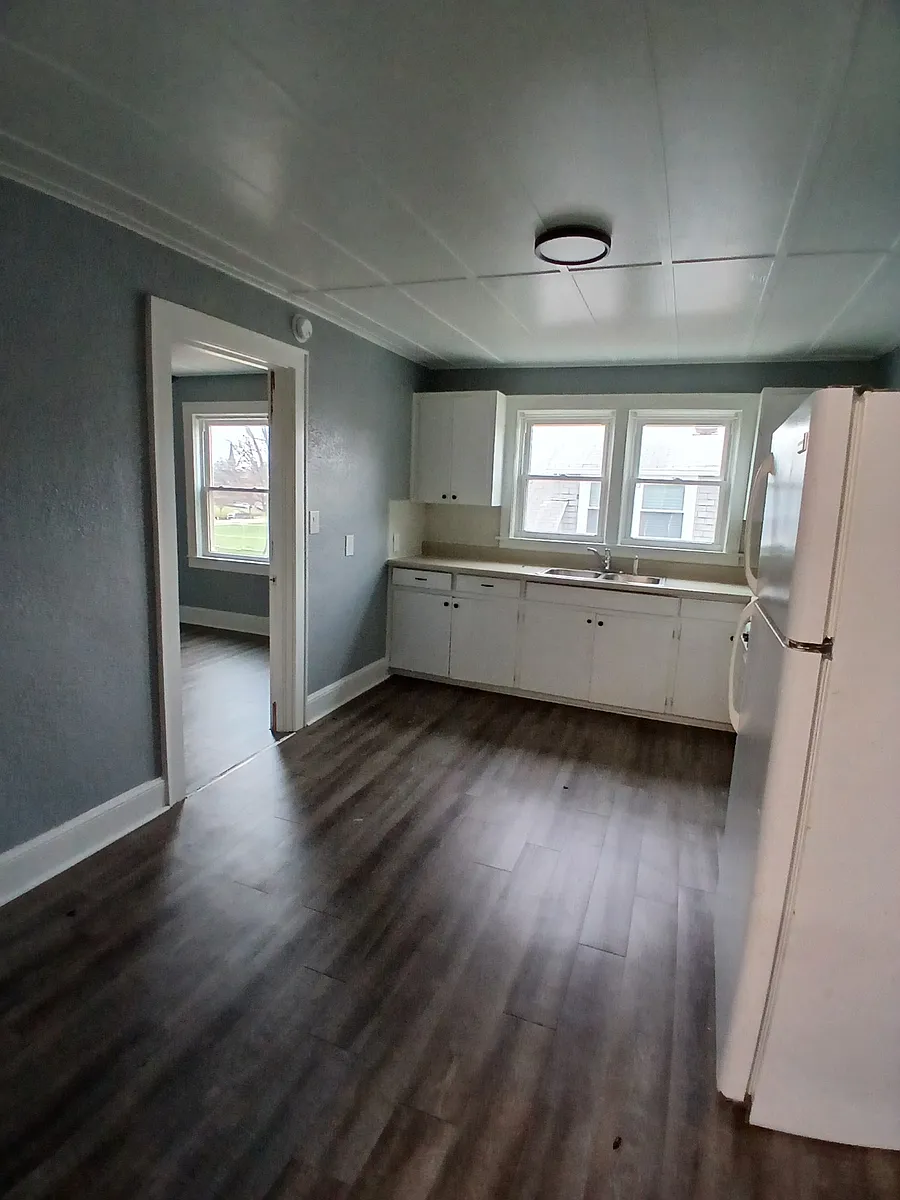 Building Photo - 440 Trunk St NE #5