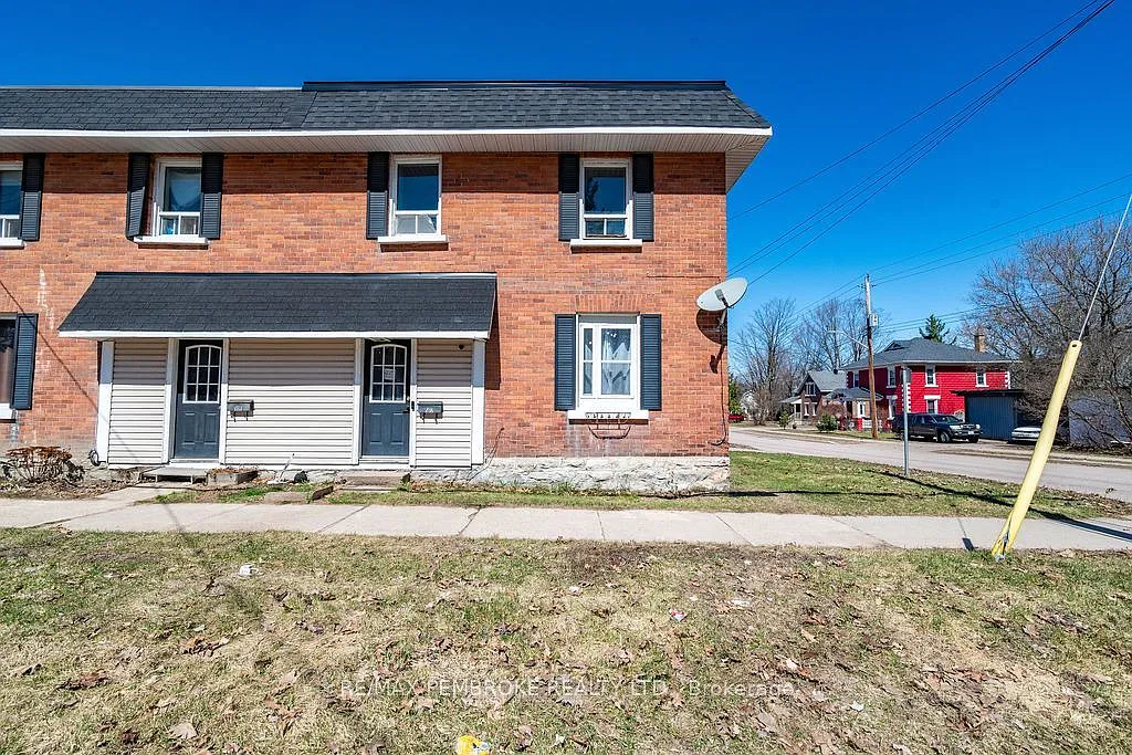 3 bed, $2,200 — Photo 1