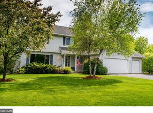 1946 Park Ridge Ct, Chaska, MN 55318