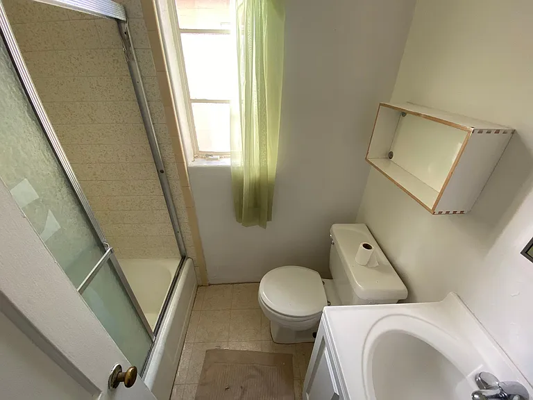 1019 E Waverly St — Photo 6