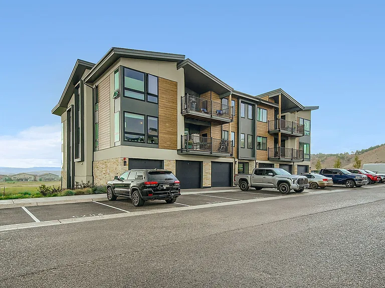 91 Mount Hope Cir #B303 — Photo 22