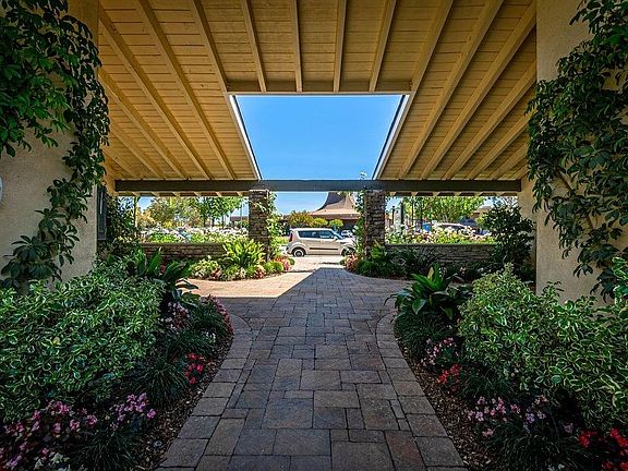 5th image of 1037 Rolling Hills Dr #48d9f7392