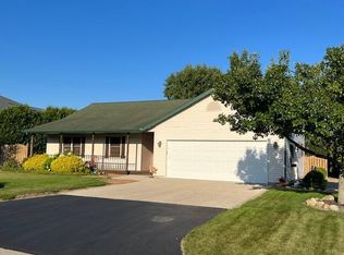 4113 Cedar Heights Dr, Two Rivers, WI 54241
