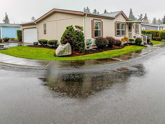 3rd image of 15208 123rd Avenue Ct E #39