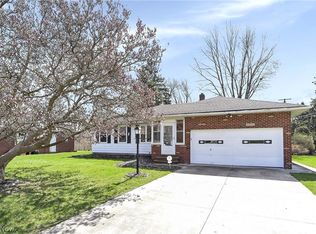 25823 W Ranchview Ave, North Olmsted, OH 44070