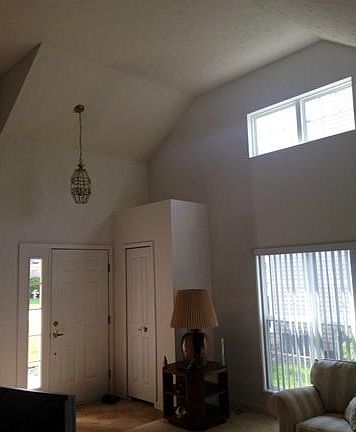4th image of 452 Edge Park Ln