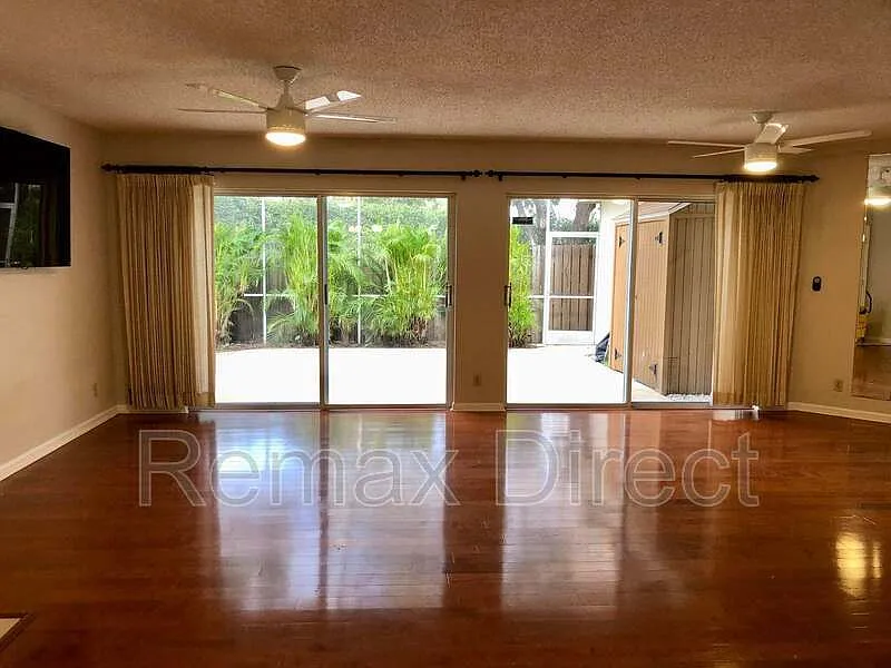 3 bed, 2.0 bath, $3,000 — Photo 3