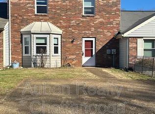 1317 Village Green Dr, Hixson, TN 37343
