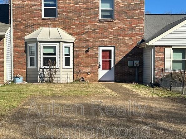 1317 Village Green Dr