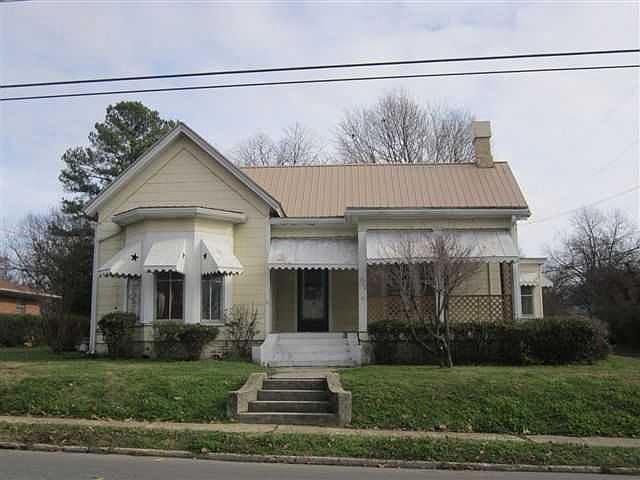 1st image of 202 N Sampson Ave