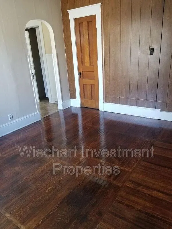 1 bed, 1.0 bath, 400 sqft, $695 — Photo 2