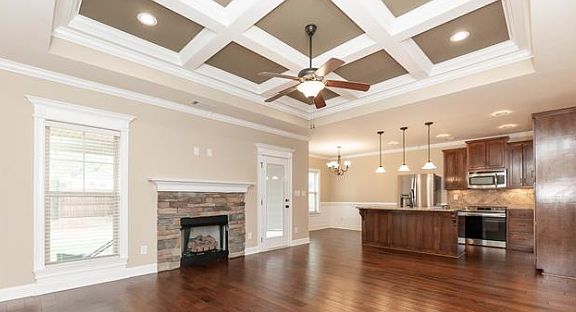 3rd image of 122 Highland Point Dr