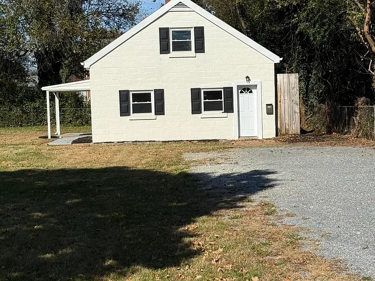 2608 Dorchester Dr NW — Photo 1