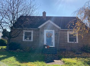 19 Bender St NE, Navarre, OH 44662