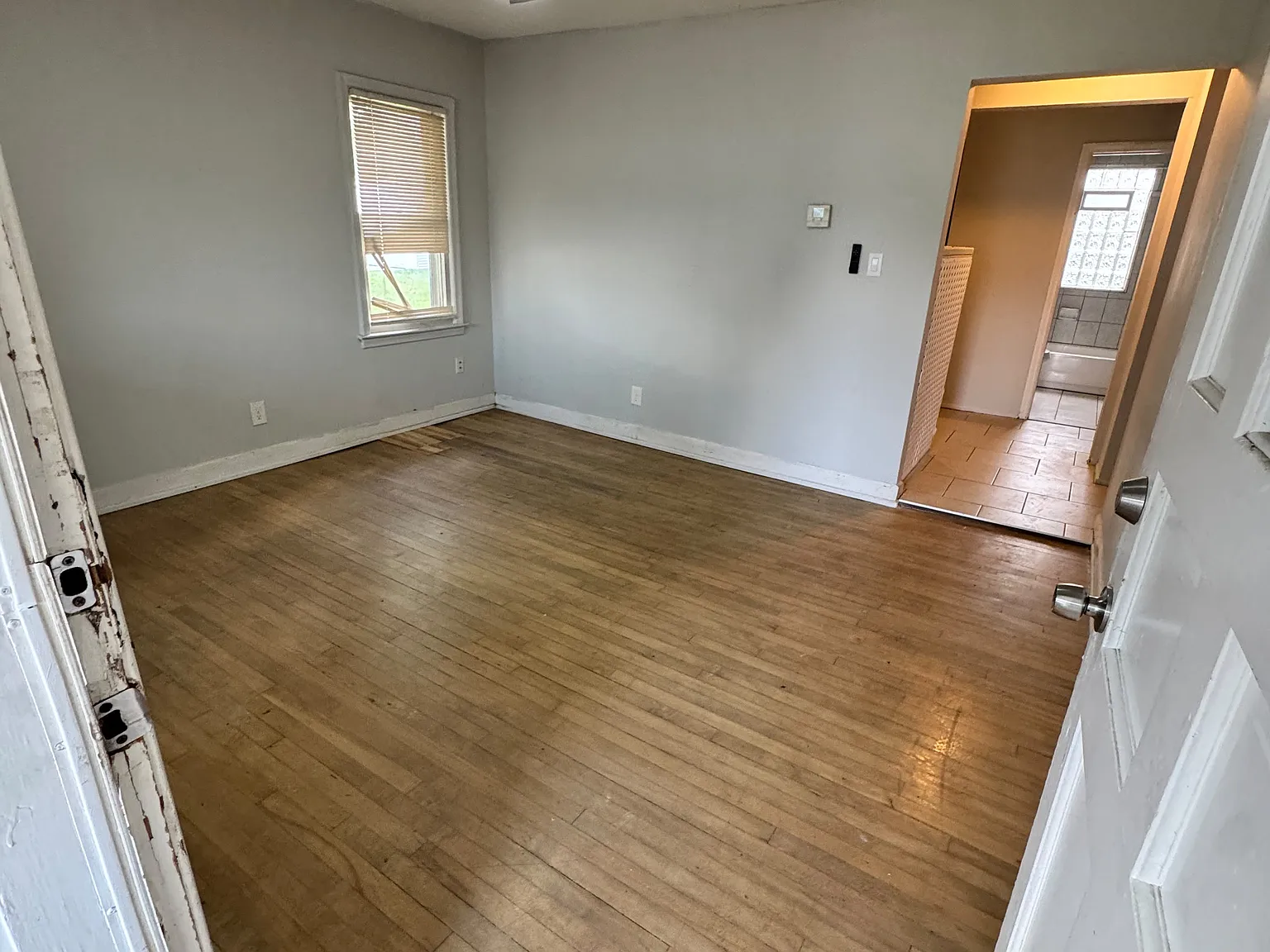 2 bed, 720 sqft, $1,200 — Photo 2