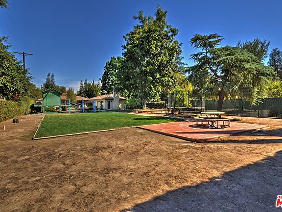 4th image of 4527 Haskell Ave