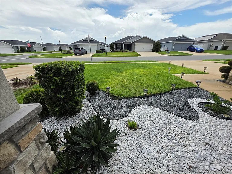 424 Capri Way — Photo 4