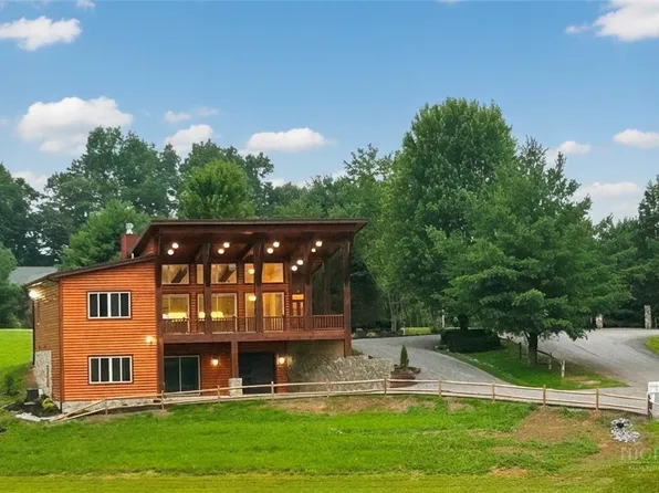 16 Bear Lodge Drive, Sparta, NC 28675